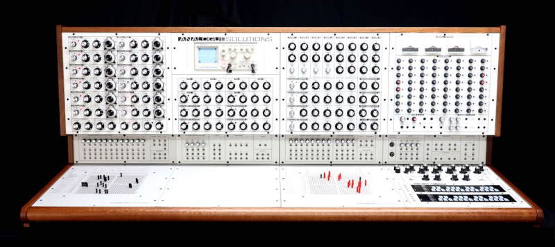 analogue solutions colossus synth front